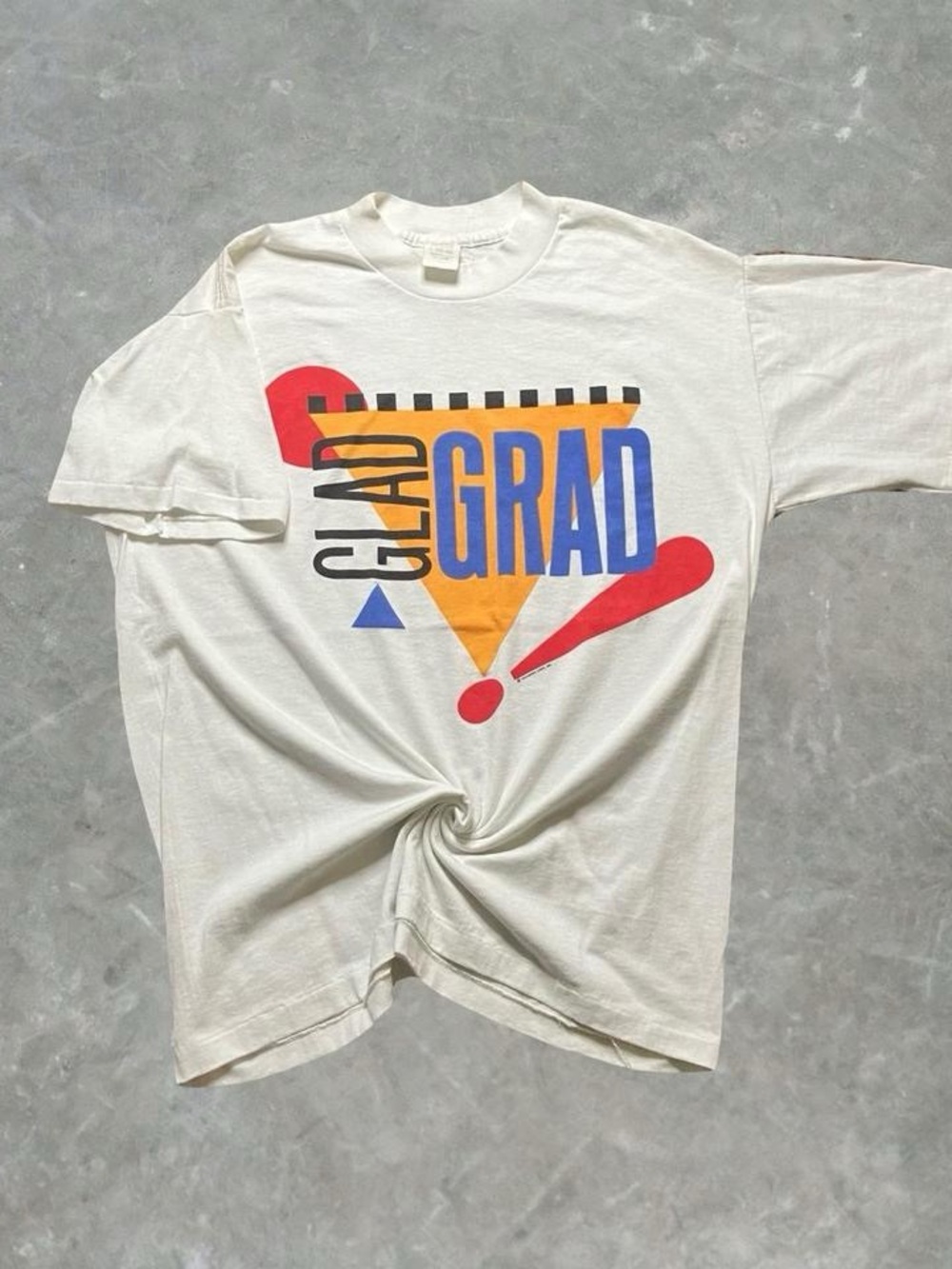 ☀️ 90s Vintage Glad Grad Graphic Tee Mens Size Large White Hallmark T-Shirt